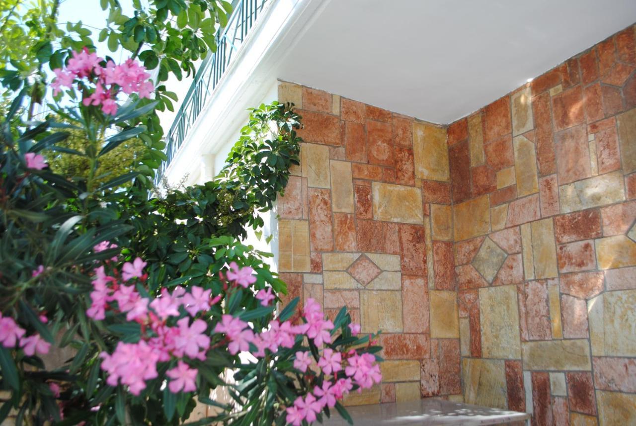 Hotel Mikela Ksamil Extérieur photo